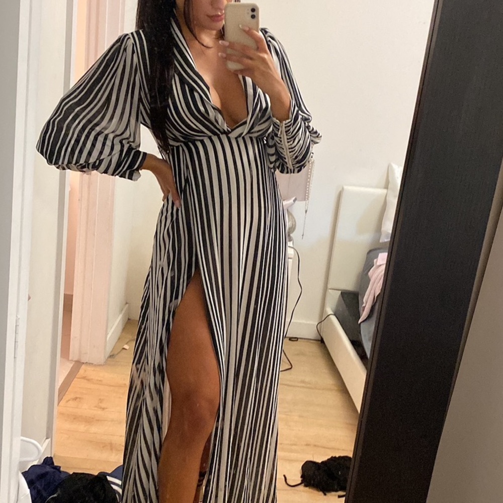 Nora stripped maxi dress black/white most sizes sold out on Fashionnova
